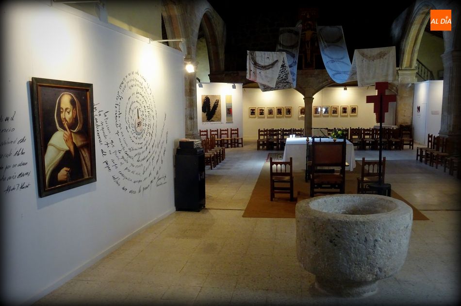 Inauguración de la exposición A la sombra del silencio en la iglesia