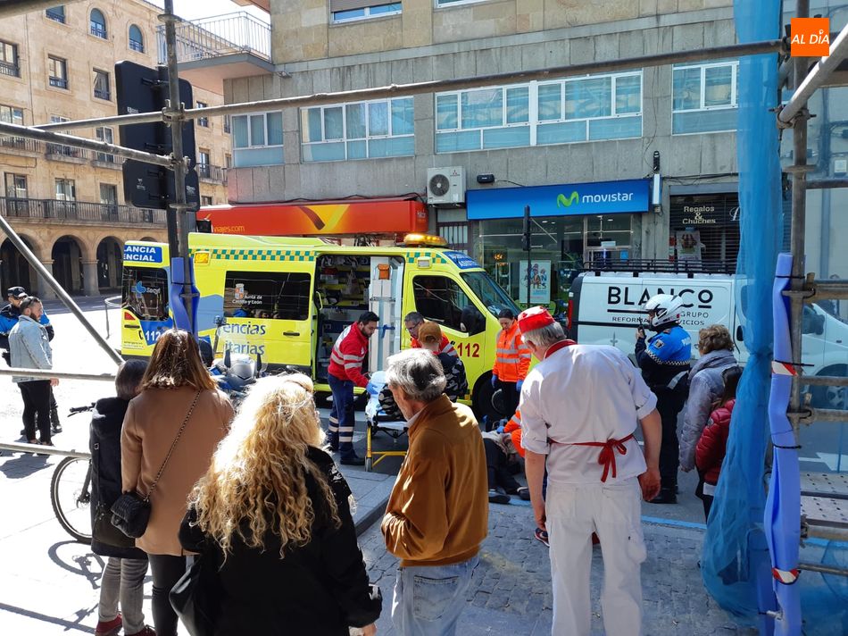 Revuelo En Correhuela Tras Desplomarse Una Mujer En Mitad De La Calle