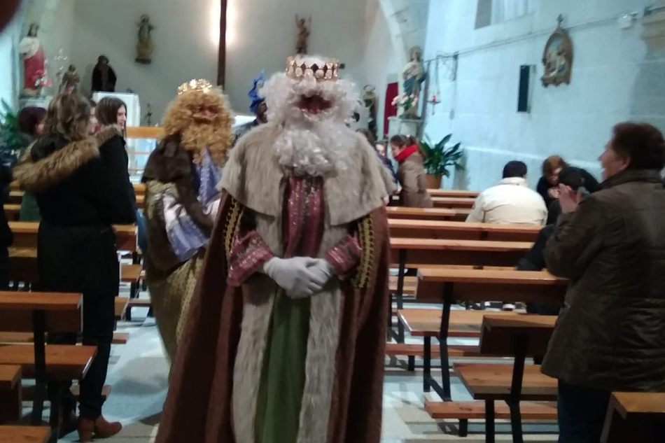 Los Reyes De Oriente Tambi N Dejan Sus Regalos En Peralejos De Abajo