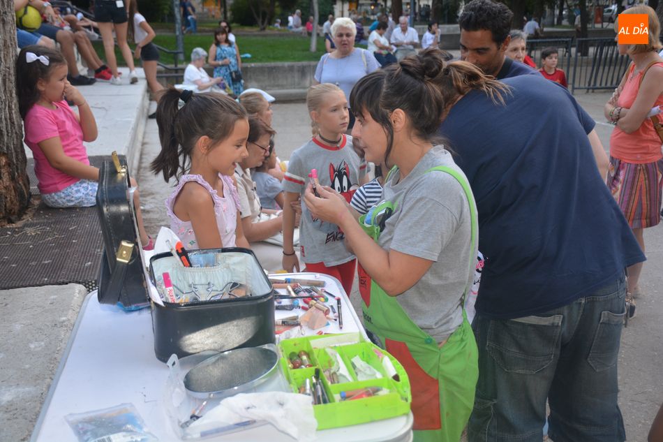 Pintacaras Y Concurso De Mascotas Gran Ambiente Festivo En Comuneros Y