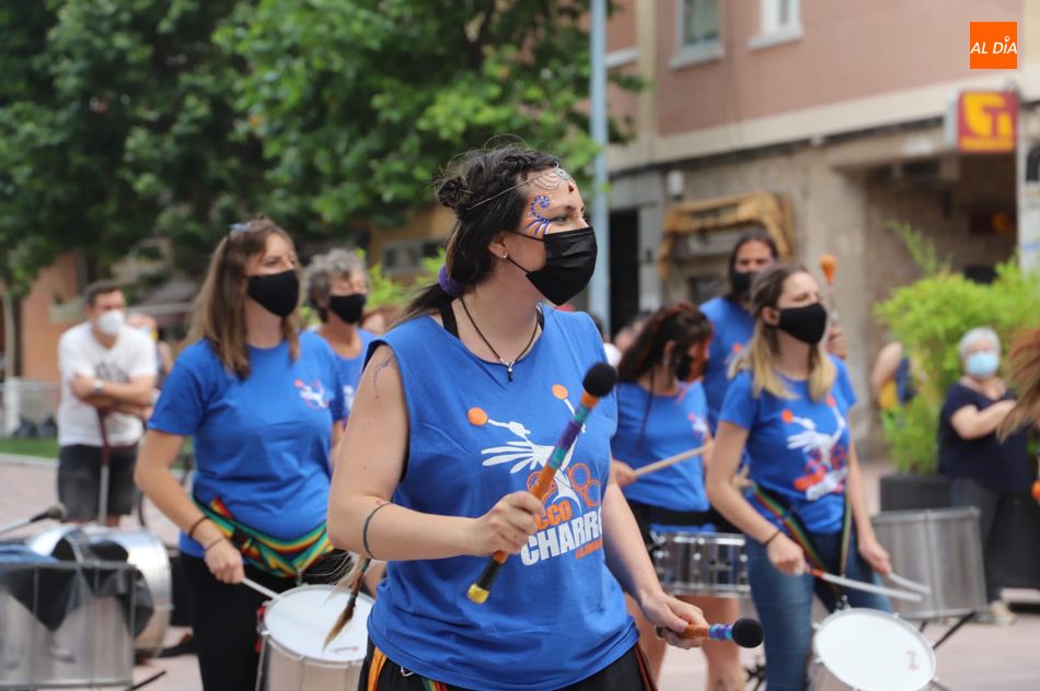 A ritmo de batucada en la Plaza Barcelona SALAMANCArtv AL DÍA