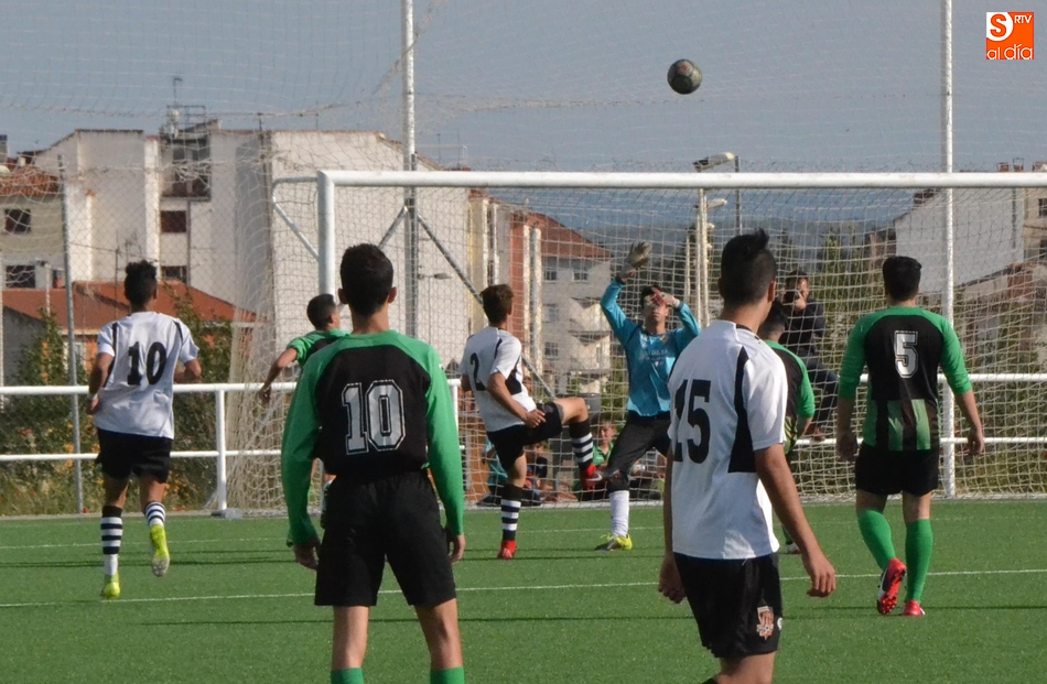 El Juvenil del Ciudad Rodrigo cierra una &eacute;poca con un carrusel de goles y homenajes   | Imagen 4