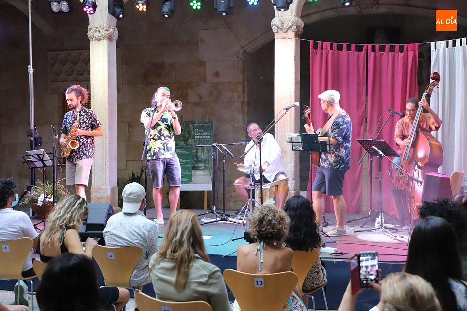 Foto 2 - El grupo ‘Blue Misino’ pone final al ciclo de conciertos en la Casa de las Conchas