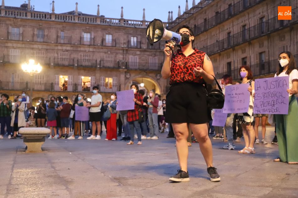 Foto 4 - Concentración en Salamanca en protesta contra las violencias machistas 