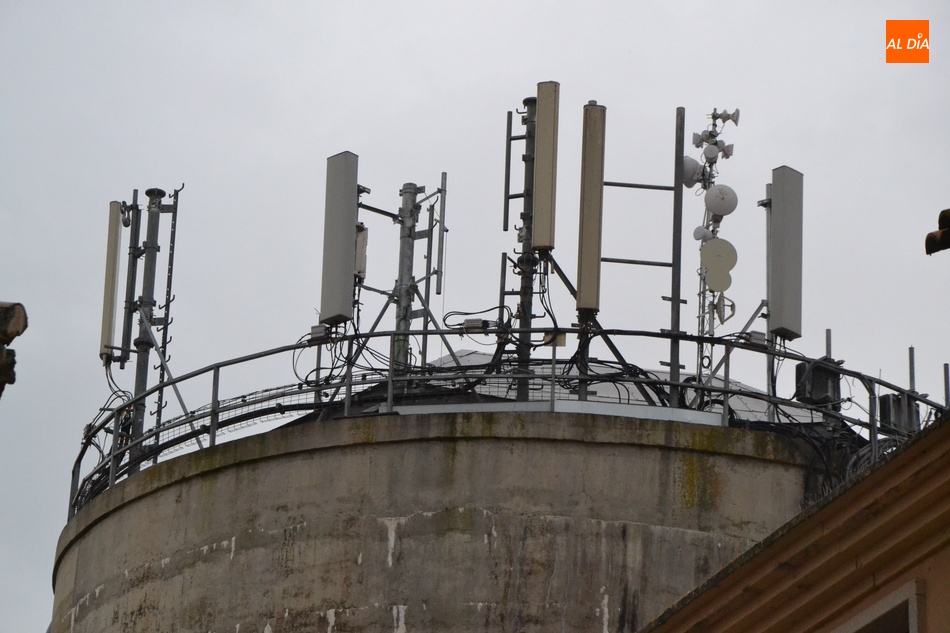 Foto 1 - Telefónica pagará 226.875€ por mantener su antena 25 años más en el depósito de aguas  