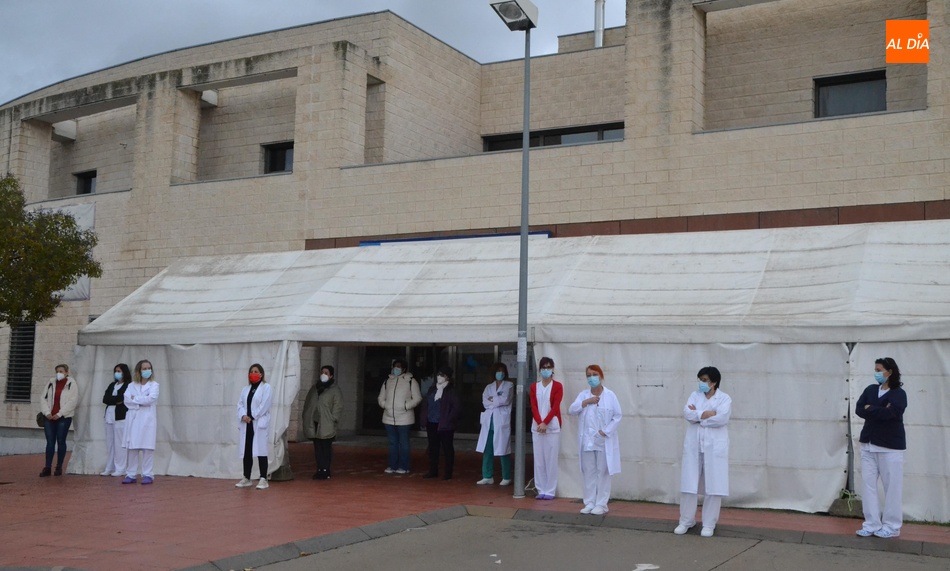 Trabajadores del Centro de Salud vuelven a concentrarse contra el &lsquo;decretazo&rsquo; de la Junta  