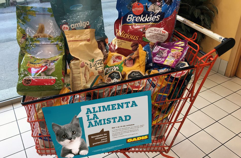 Supermercados Gadis organiza su segunda recogida solidaria de alimentos para mascotas
