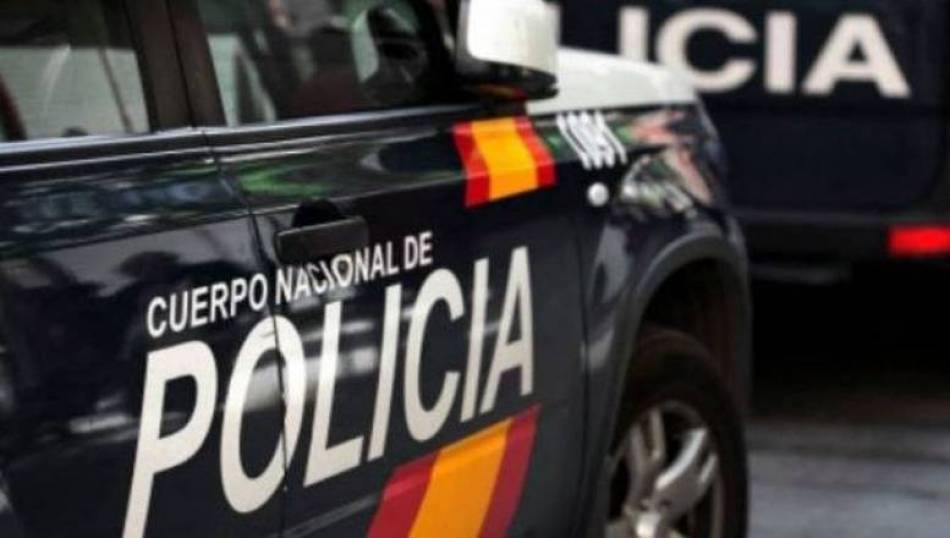 Foto 1 - Detenido un varón por la caída desde un tercer piso de una mujer en Valladolid