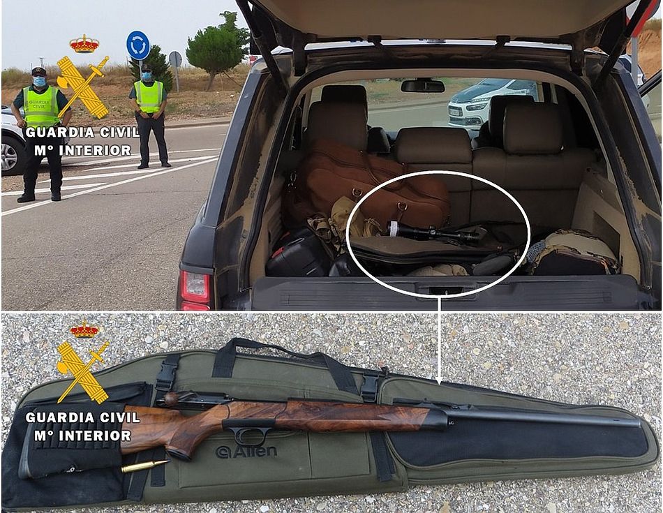 Foto 1 - Interceptado en Burgos un vehículo que transportaba un rifle de caza con un cartucho en la...