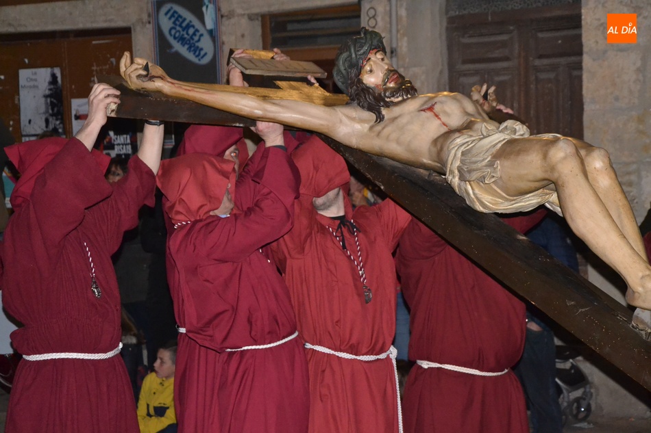 Las Cinco Llagas de Cristo, la procesi&oacute;n m&aacute;s joven y diferente de la Semana Santa Mirobrigense  