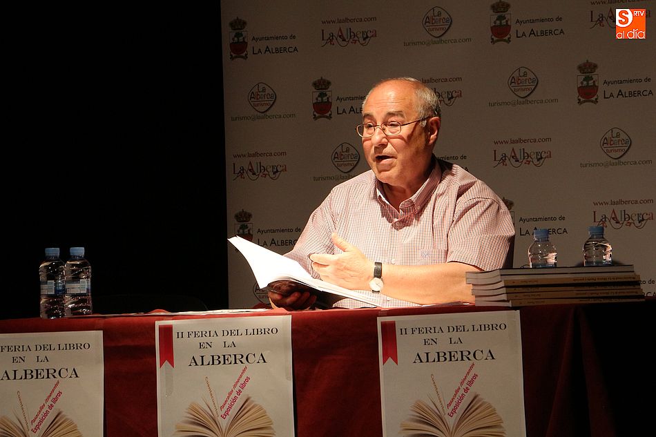 José Luis Puerto en la última edición de la Feria del Libro de La Alberca - Archivo