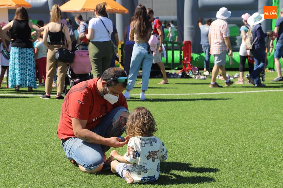 Foto 4 - Villares disfruta el Corpus con un emocionante parque de juegos infantil