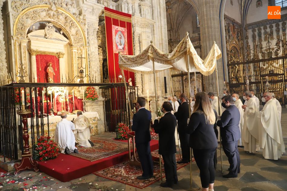 La procesión del Corpus tuvo lugar únicamente en el interior de la Catedral de Salamanca - Lydia González