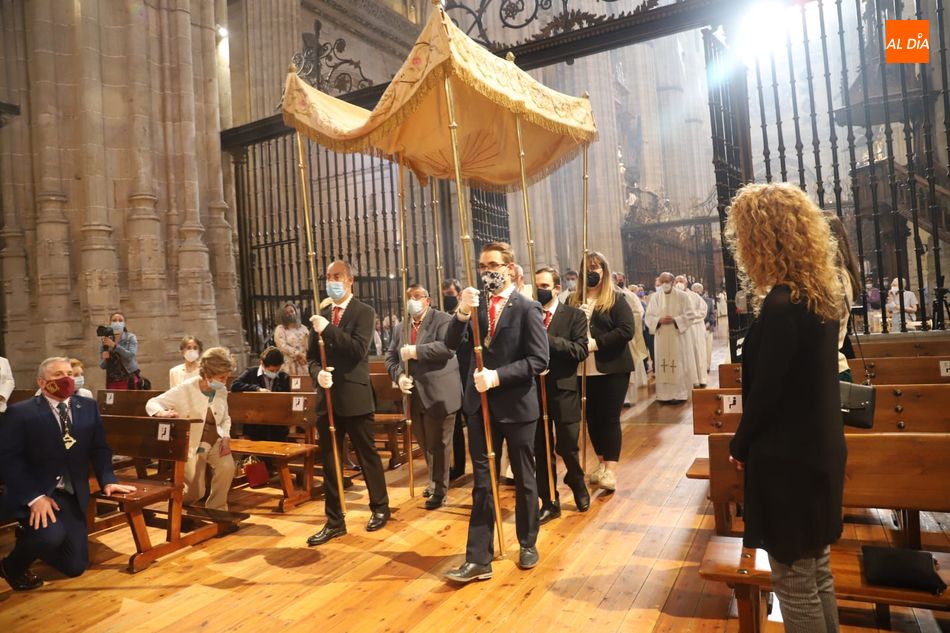 Foto 3 - Solemne celebración de Corpus en la Catedral Nueva con limitaciones por la pandemia