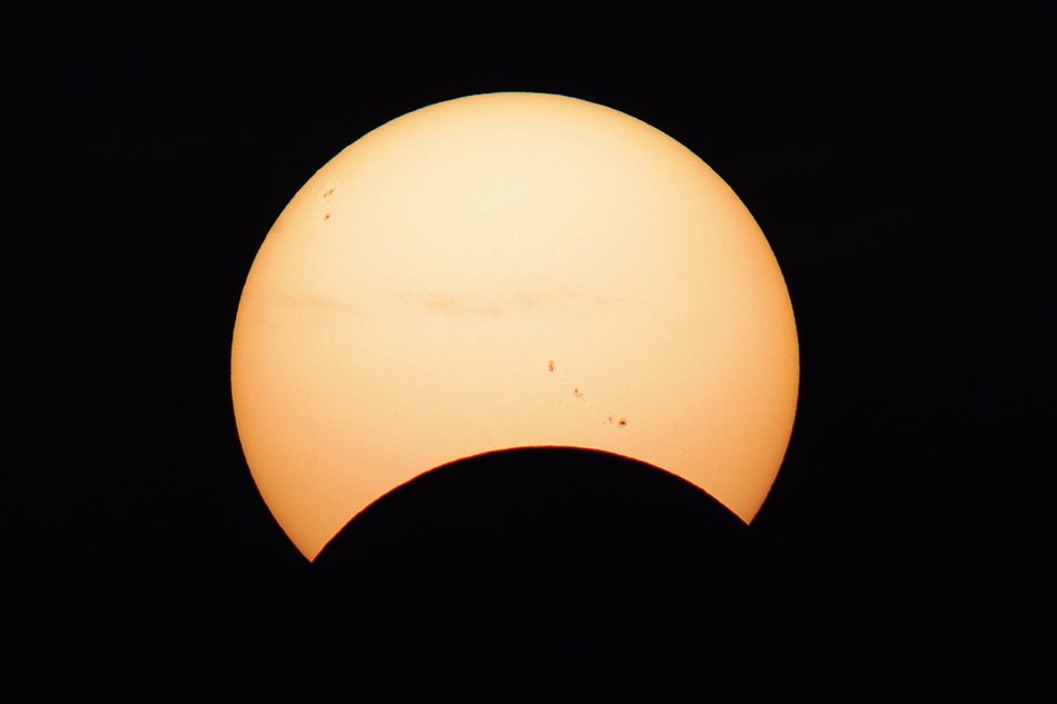 Archivo - Eclipse solar parcial visto el 21 de agosto de 2017 desde Canarias - DANIEL LÓPEZ/IAC - Archivo
