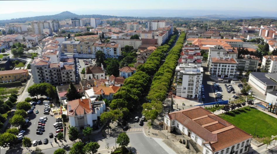 Castelo Branco se sitúa en la región Centro de Portugal, subregión de la Beira Baixa