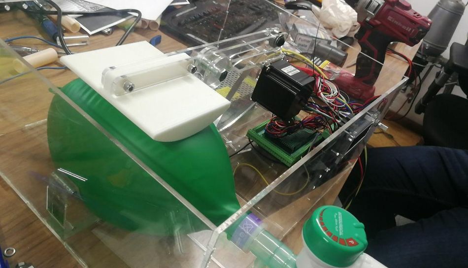 Impresoras 3D de bejaranos fabrican pantallas anti-salpicaduras