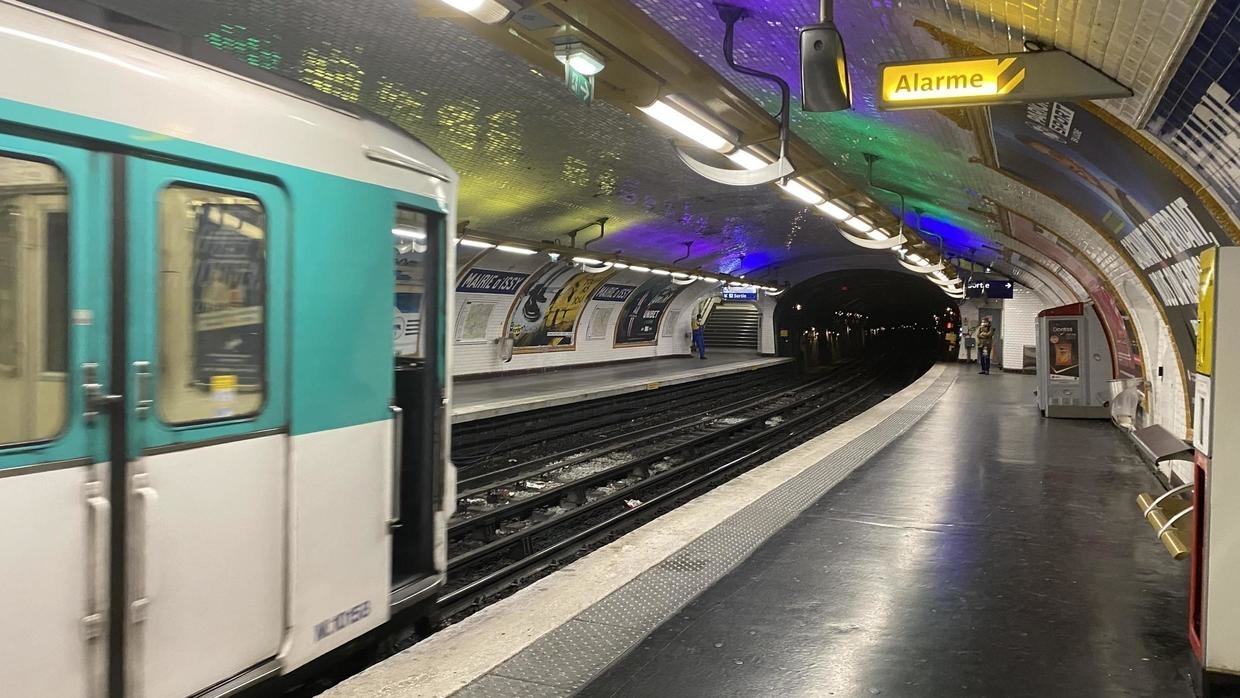 El metro de París sin gente