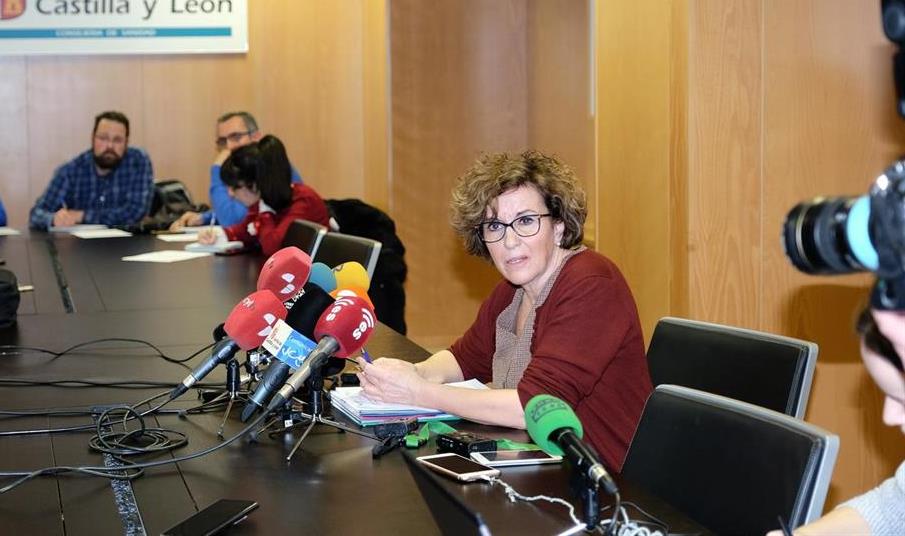 La directora general de Salud Pública de Castilla y León, Carmen Pachecho, durante la rueda de prensa. Foto EP