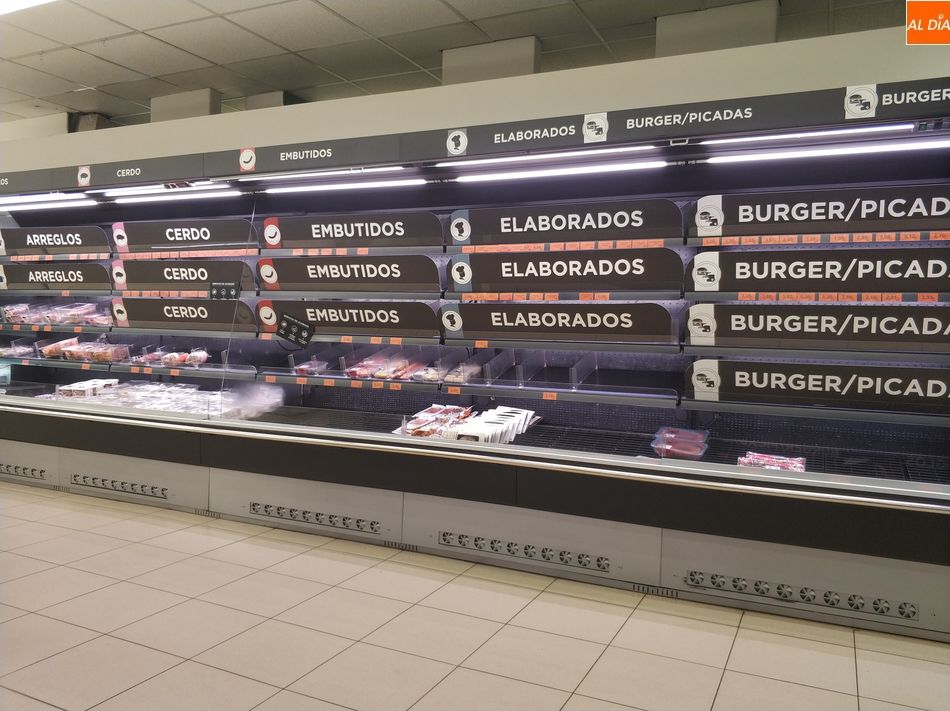 Foto 2 - Segundo día de pánico en los supermercados salmantinos  