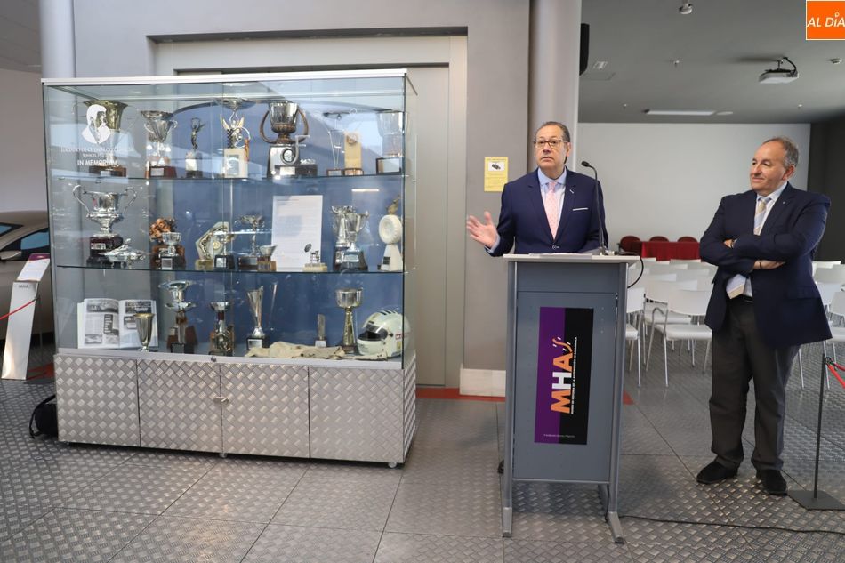 Foto 3 - El Museo de Historia de la Automoción exhibe los trofeos Luciano de Otero López  
