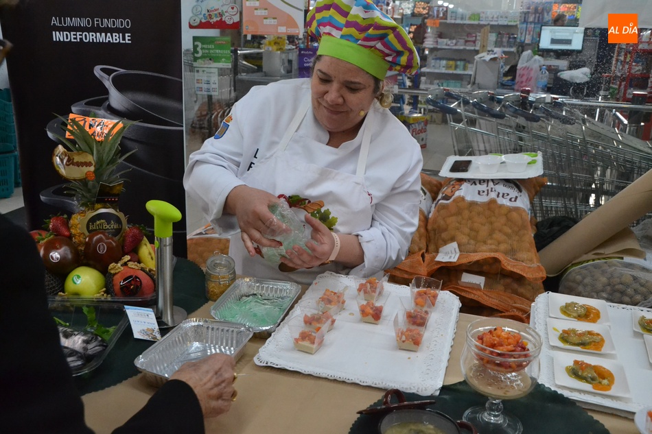 Foto 2 - Cocinamos en el Mercado vuelve a ponerse en marcha tras el parón carnavalero  