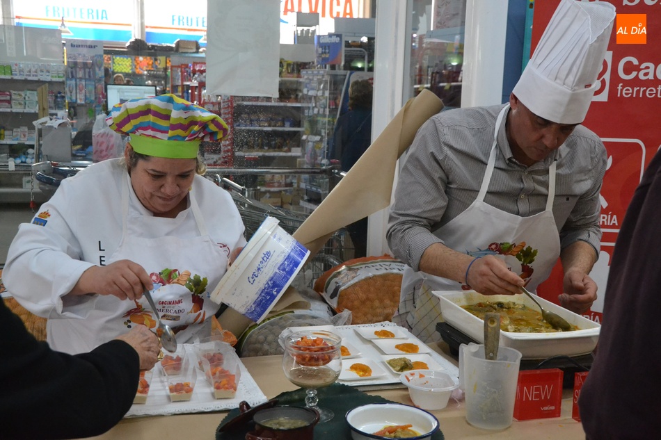 Foto 4 - Cocinamos en el Mercado vuelve a ponerse en marcha tras el parón carnavalero  