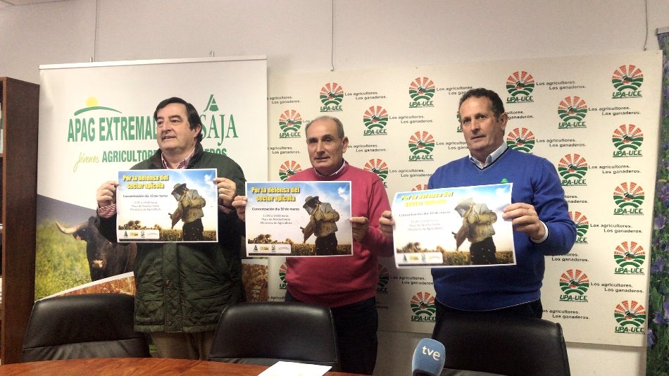 Asaja, COAG, UPA y Cooperativas Agroalimentarias de Castilla y León han desconvocado la protesta prevista este martes