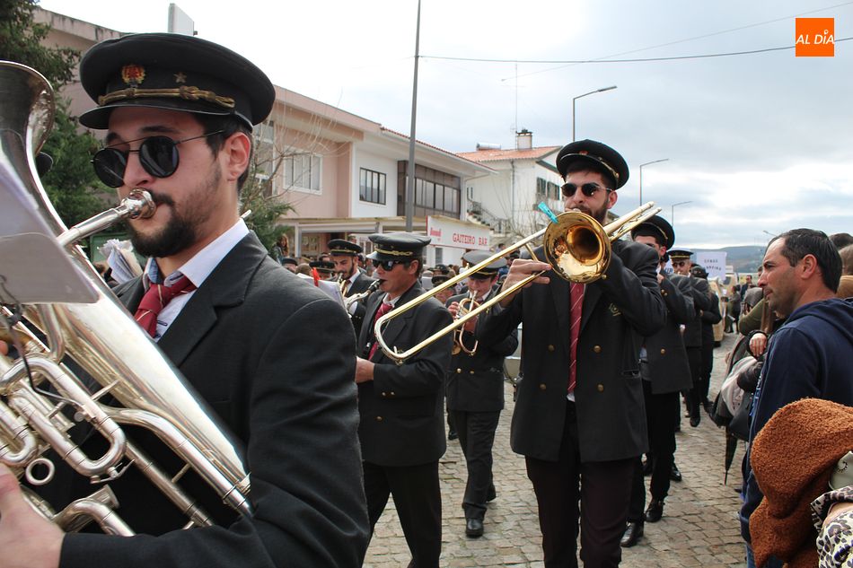 Foto 3 - Homenaje a las tradiciones en el XXXIX desfile etnográfico de Foz Côa  