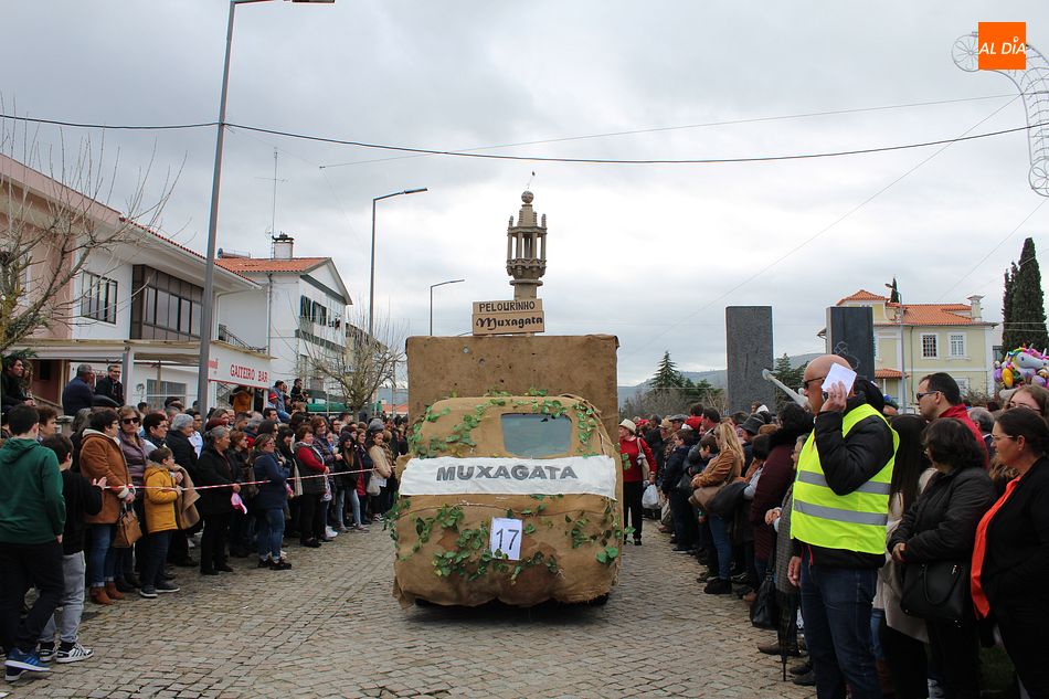 Foto 4 - Homenaje a las tradiciones en el XXXIX desfile etnográfico de Foz Côa  