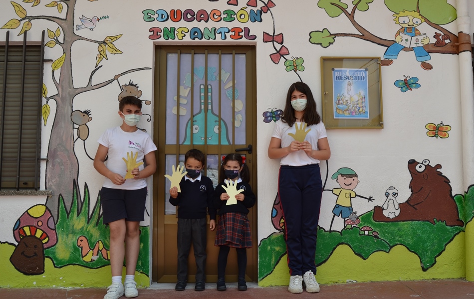 Foto 4 - Astróbriga regala manos de su Sol a 40 escolares de Ciudad Rodrigo gracias a una donación de...