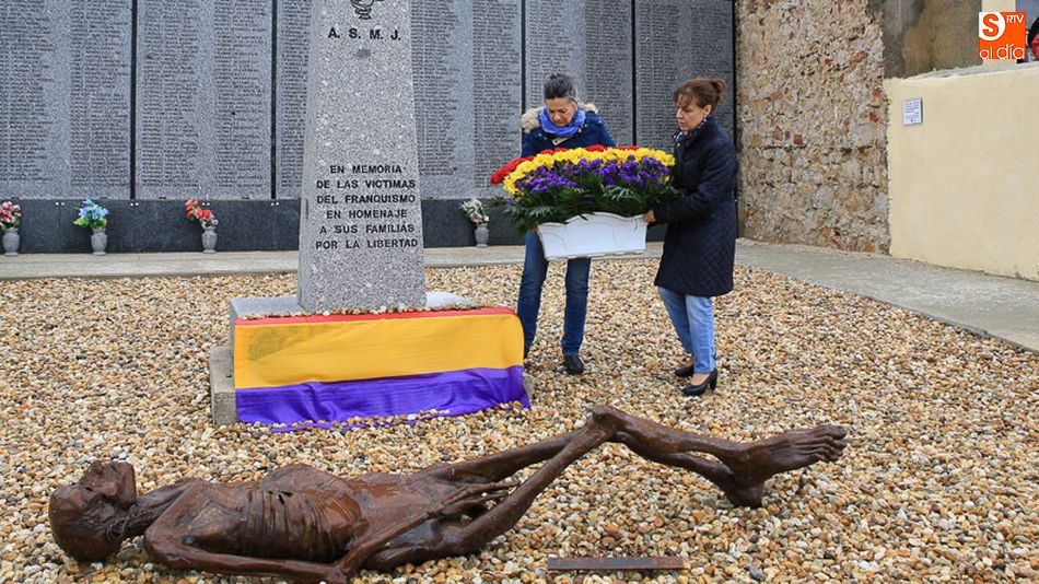 Un acto de homenaje de Salamanca Memoria y Justicia en recuerdo de los fusilados en la Guerra Civil - Archivo