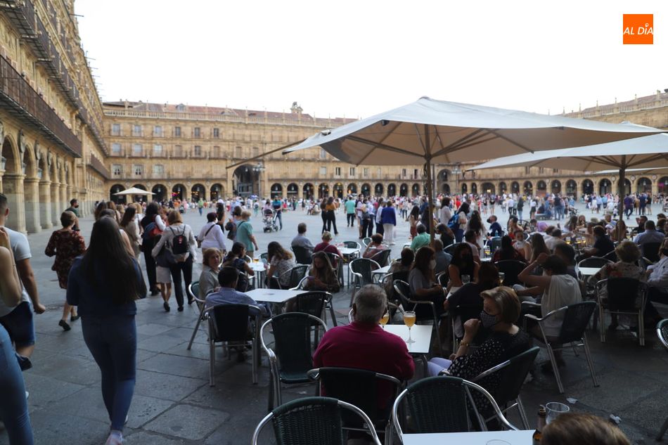 Foto 6 - Clima veraniego con calles repletas de público en Salamanca