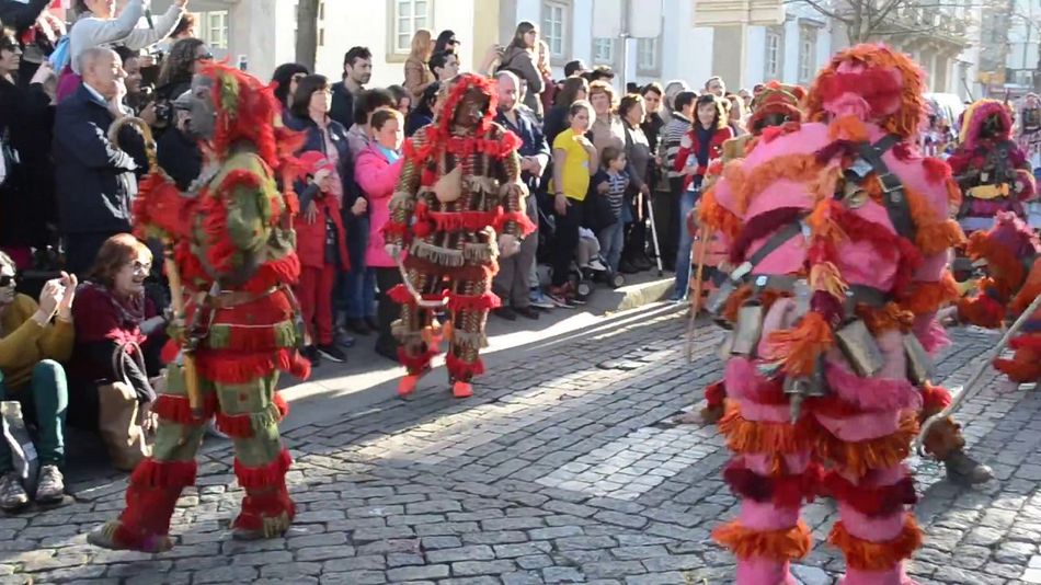 Foto 3 - Sabor y diversión en Bragança con el Festival del Botillo y el Carnaval de los Caretos  