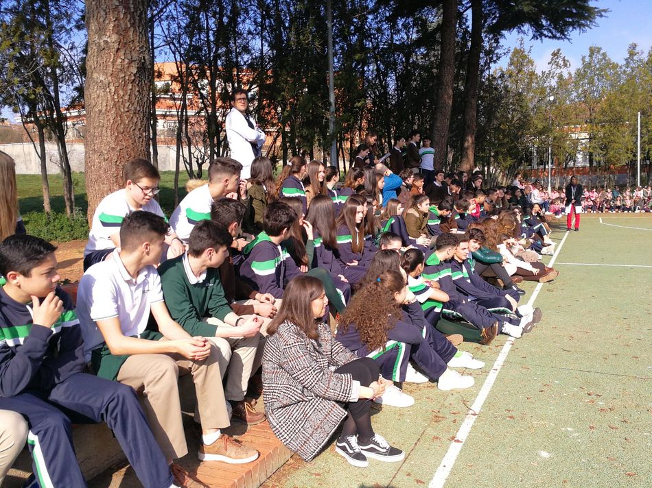 Los alumnos conmemoraron el Día Internacional del Niño en el patio