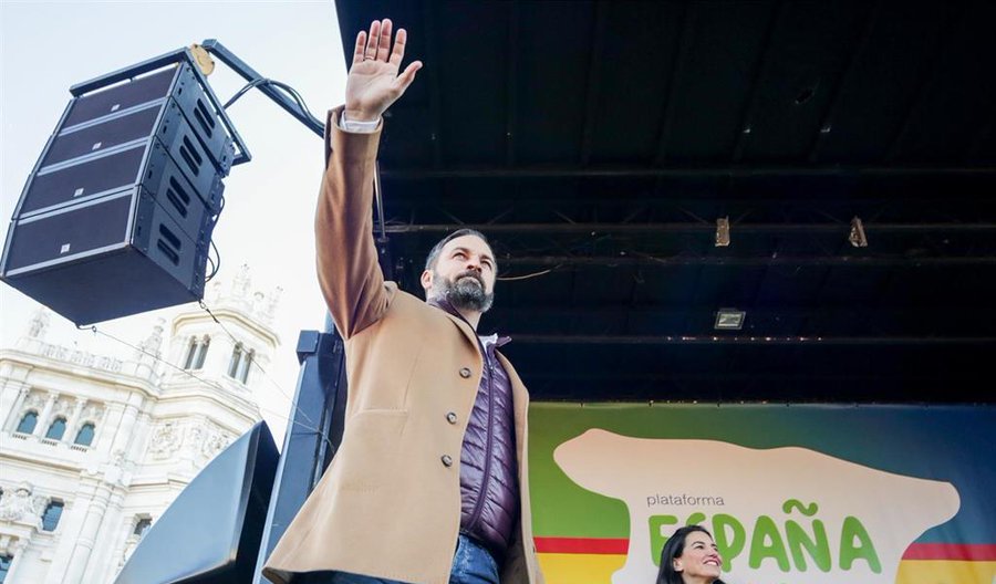 El presidente de Vox, Santiago Abascal, durante una concentración frente al Ayuntamiento de Madrid en enero. Foto de Ricardo Rubio - EP