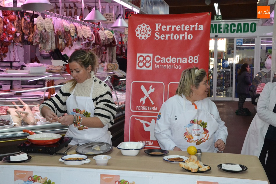 Arranca el nuevo ciclo de Cocinamos en el Mercado con Laura Vicente como pinche  