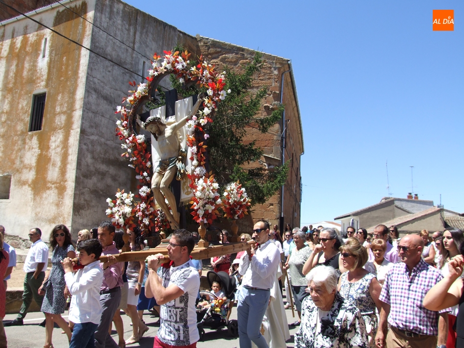Procesión del Santísimo Cristo de la Esperanza de Villoruela, en otro año. | Jorge Holguera