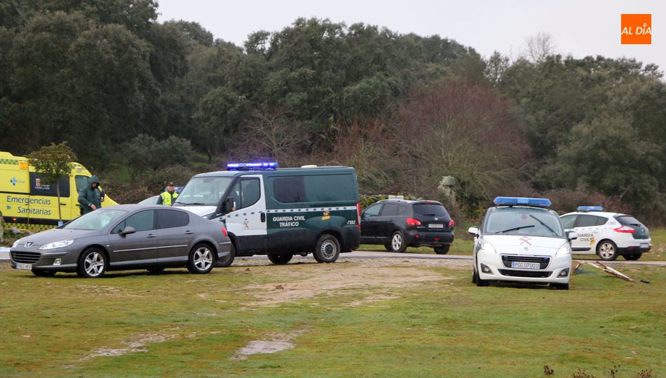 Hasta el lugar del siniestro acudieron dos equipos médicos del centro de salud de Vitigudino, varias ambulancias del 112 y Guardia Civil / CORRAL