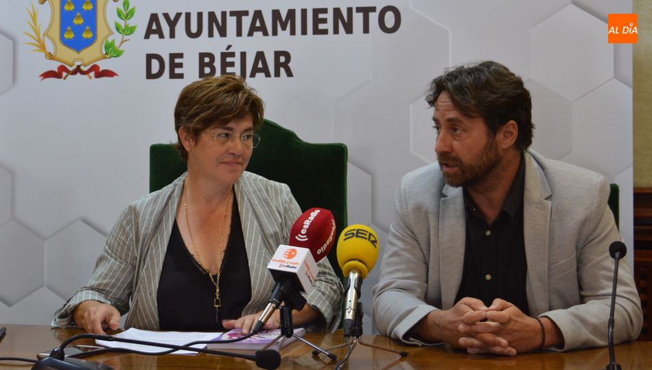 Elena Martín, alcaldesa de Béjar y Antonio Cámara, concejal de Sanidad y Asuntos Sociales