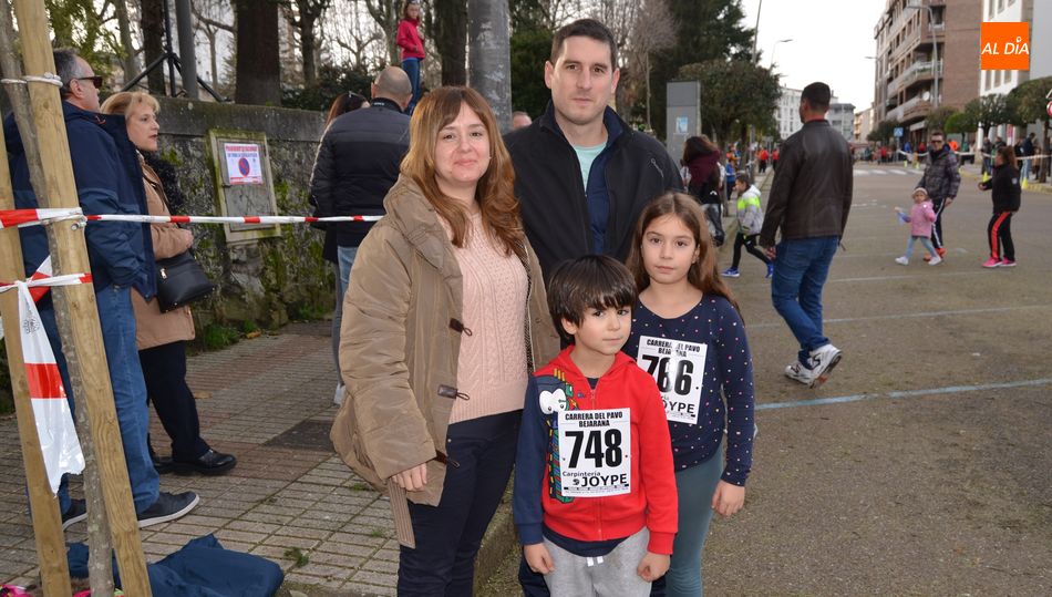 Miguel Rodero y su familia en un acto público
