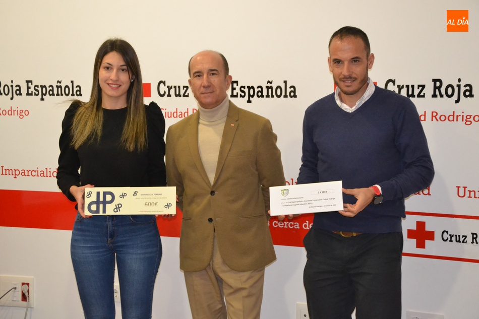 Foto 1 - Cruz Roja recibe un total de 780€ de la San Silvestre Farinata 2019  