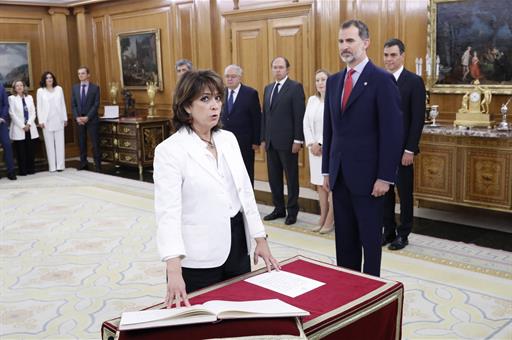 Dolores Delgado en su juramento como ministra ante el Rey Felipe / Moncloa