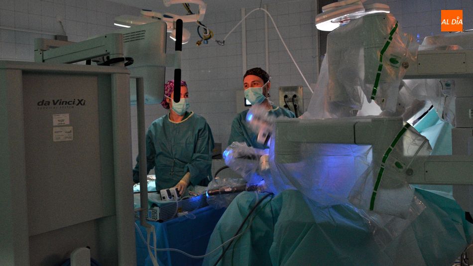 Operación de Cirugía General con el robot Da Vinci. Foto: Ángel Merino