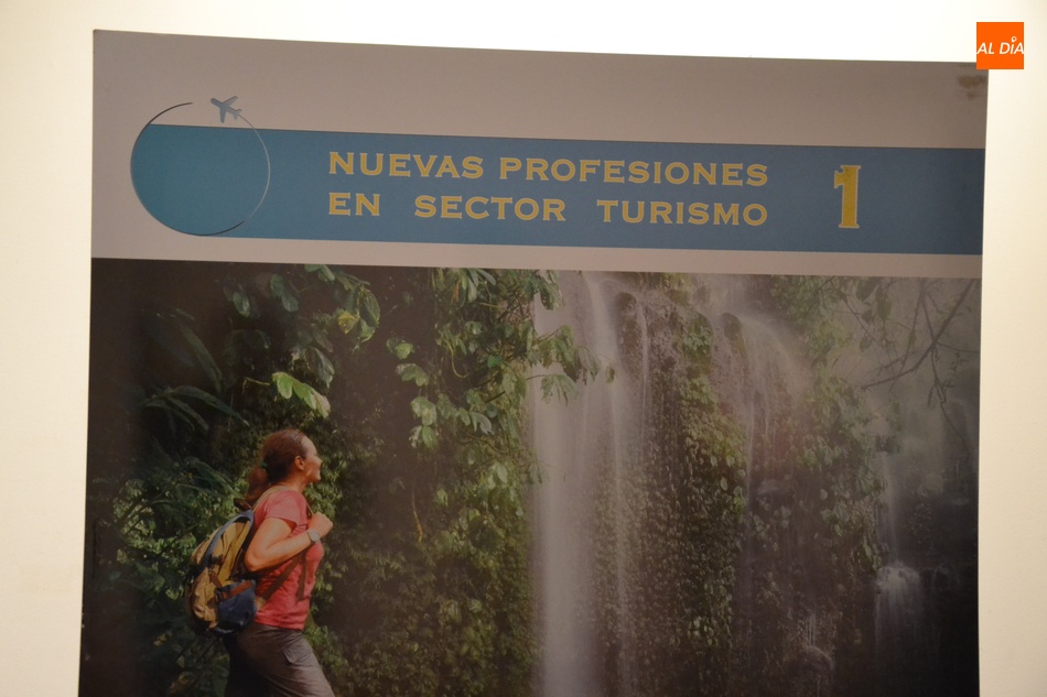 Foto 4 - Turismo y empleo se unen en una exposición en la Casa de la Cultura  