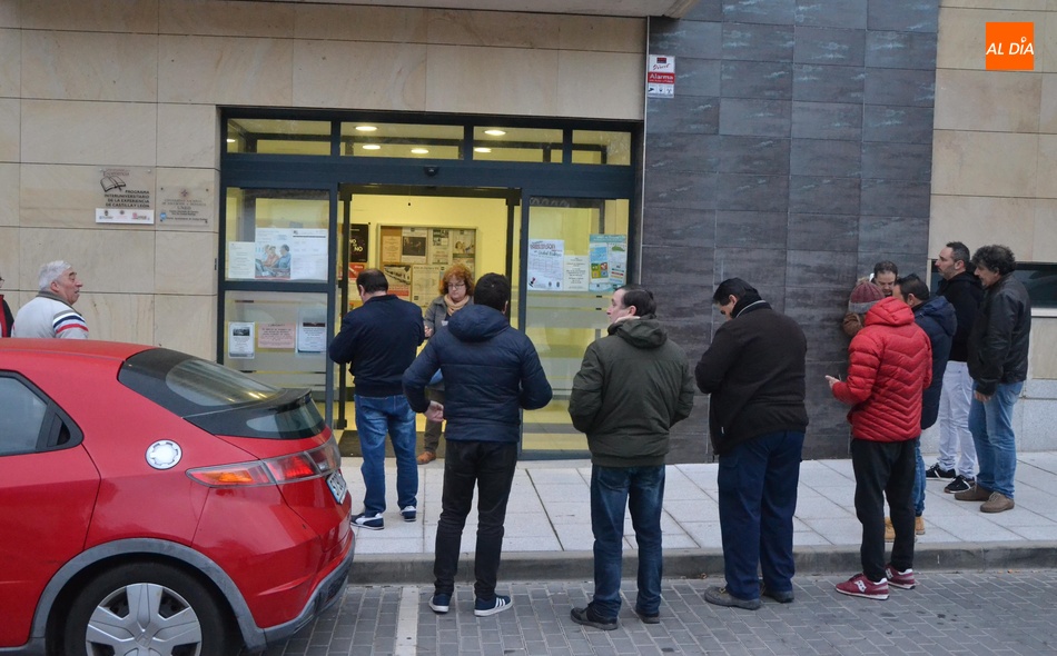 Foto 2 - Once aspirantes afrontan el examen decisivo por la plaza de Oficial de 1ª de Albañilería  