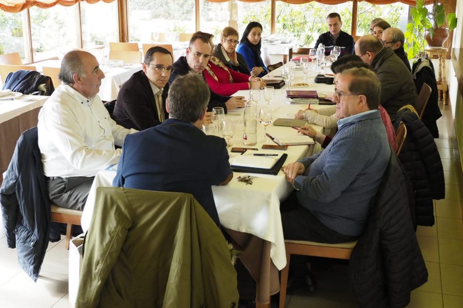 Foto 1 - Alfredo Ramajo participa en un encuentro de delegados de Enseñanza de Castilla y León  