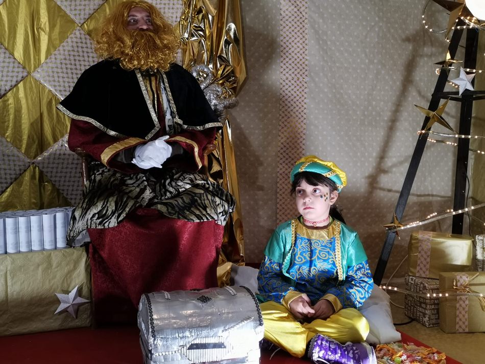 Foto 2 - Los Reyes Magos llenan de ilusión las calles de La Zarza de Pumareda  
