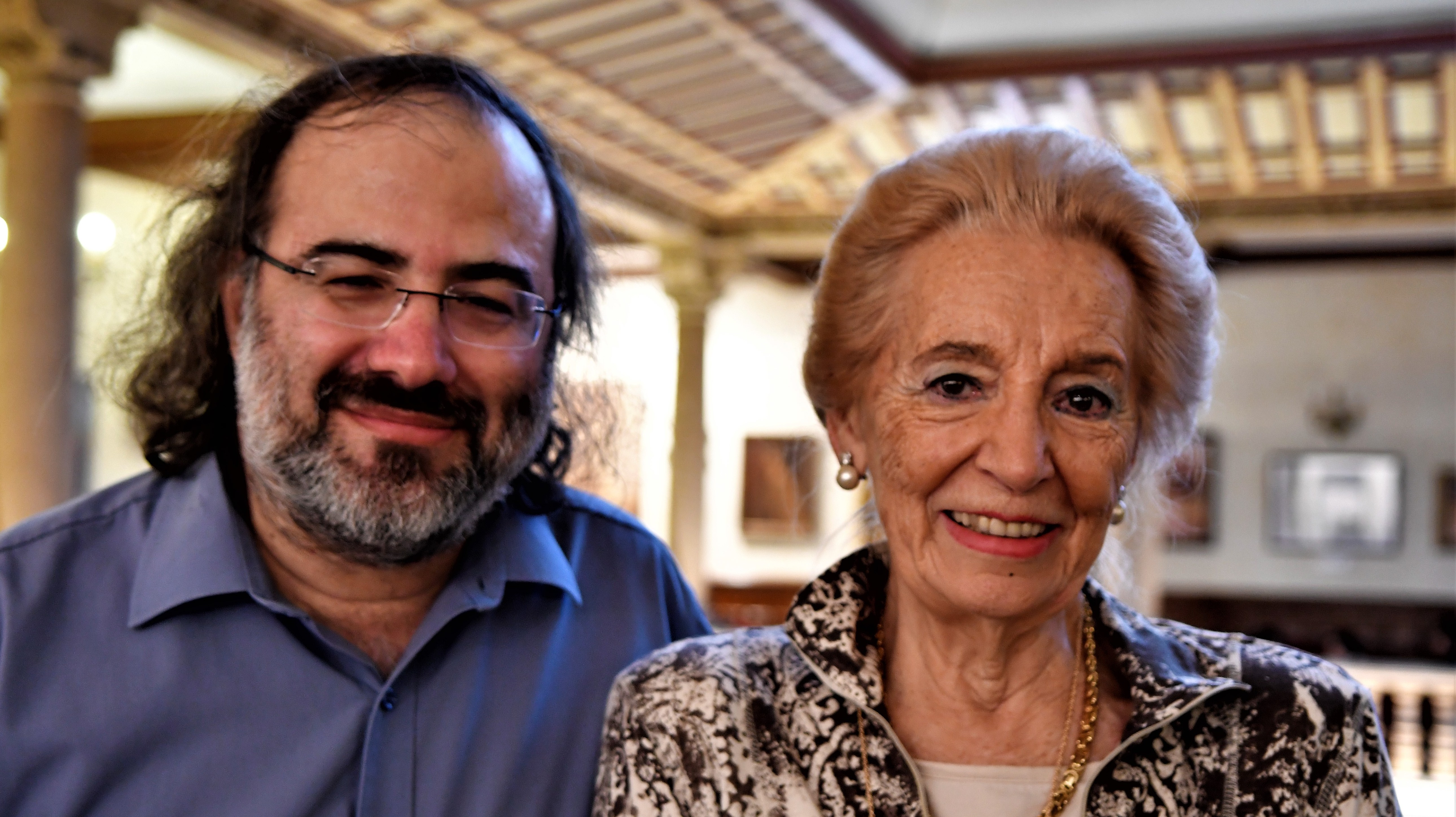 Alencart, coordinador literario del premio, y Pilar Fernández Labrador
