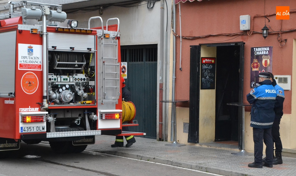 Un bar del barrio de San Cristóbal sufre un incendio en su cocina  